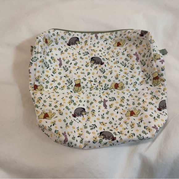 Disney Accessories - Makeup bag- Disney Winnie the Pooh